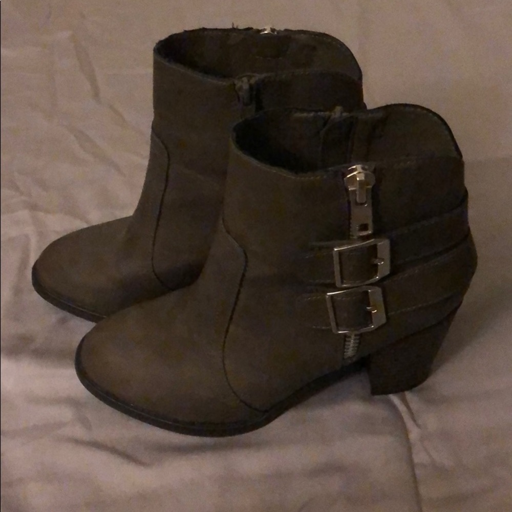 Adorable heels